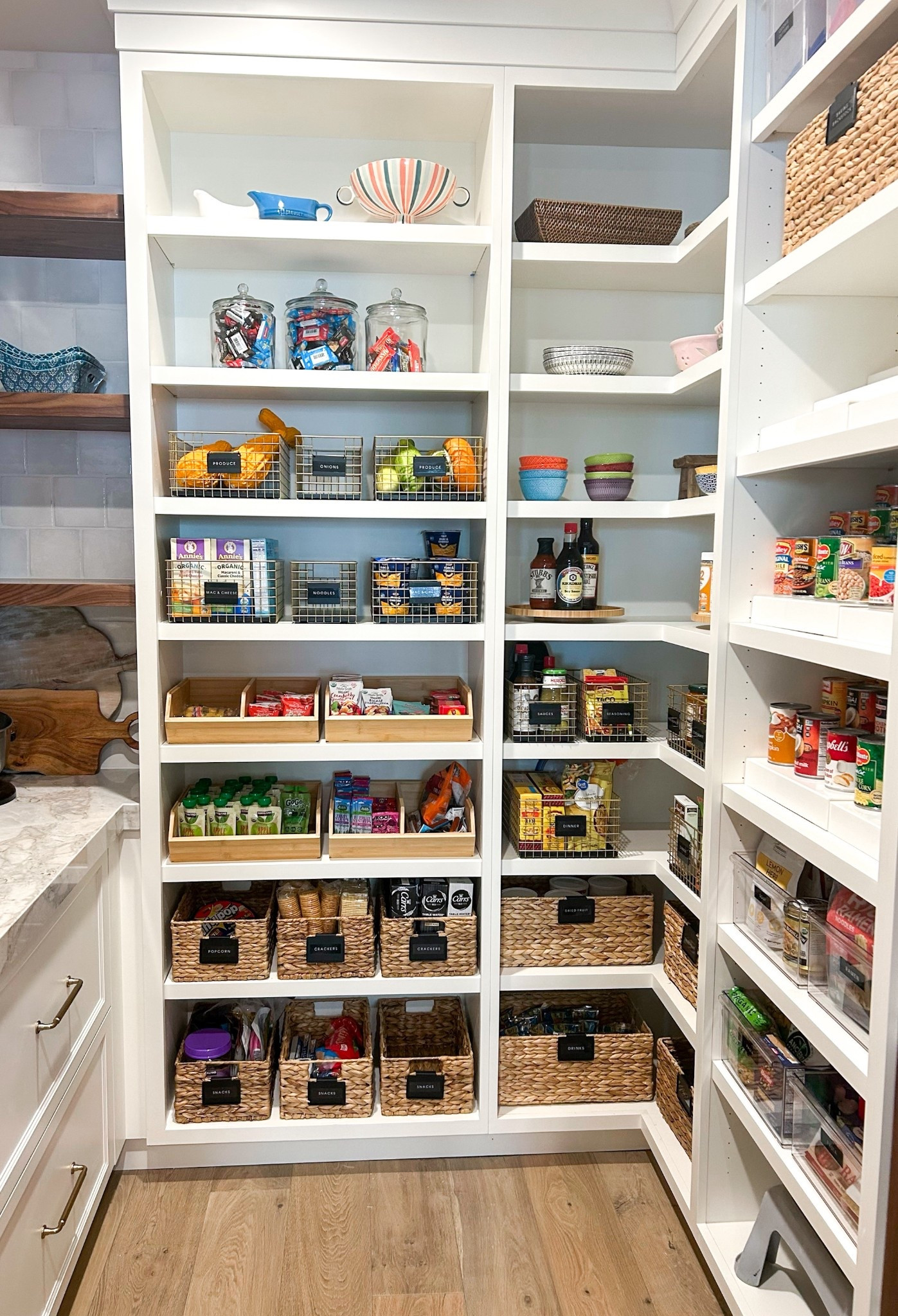 Get the look of this beautifully organized pantry featuring some of our very favorite products! 🤍
#professionalorganizing #organizedpantry #aesthetichome



#LTKHome