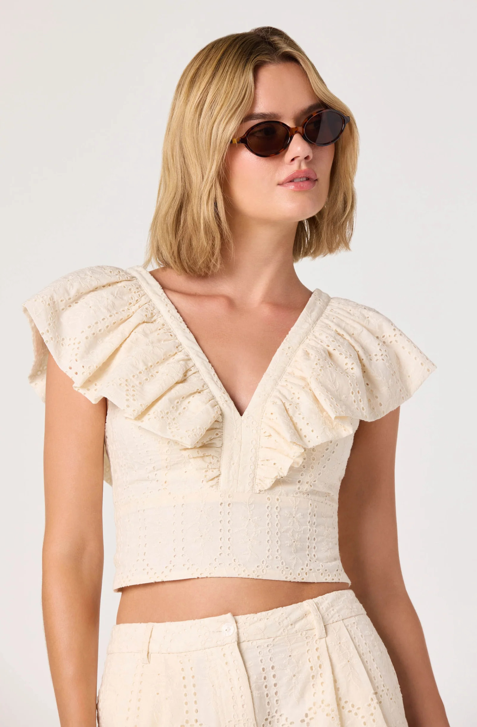 Margo V-Neck Open Back Crop Top | ASTR The Label (US)