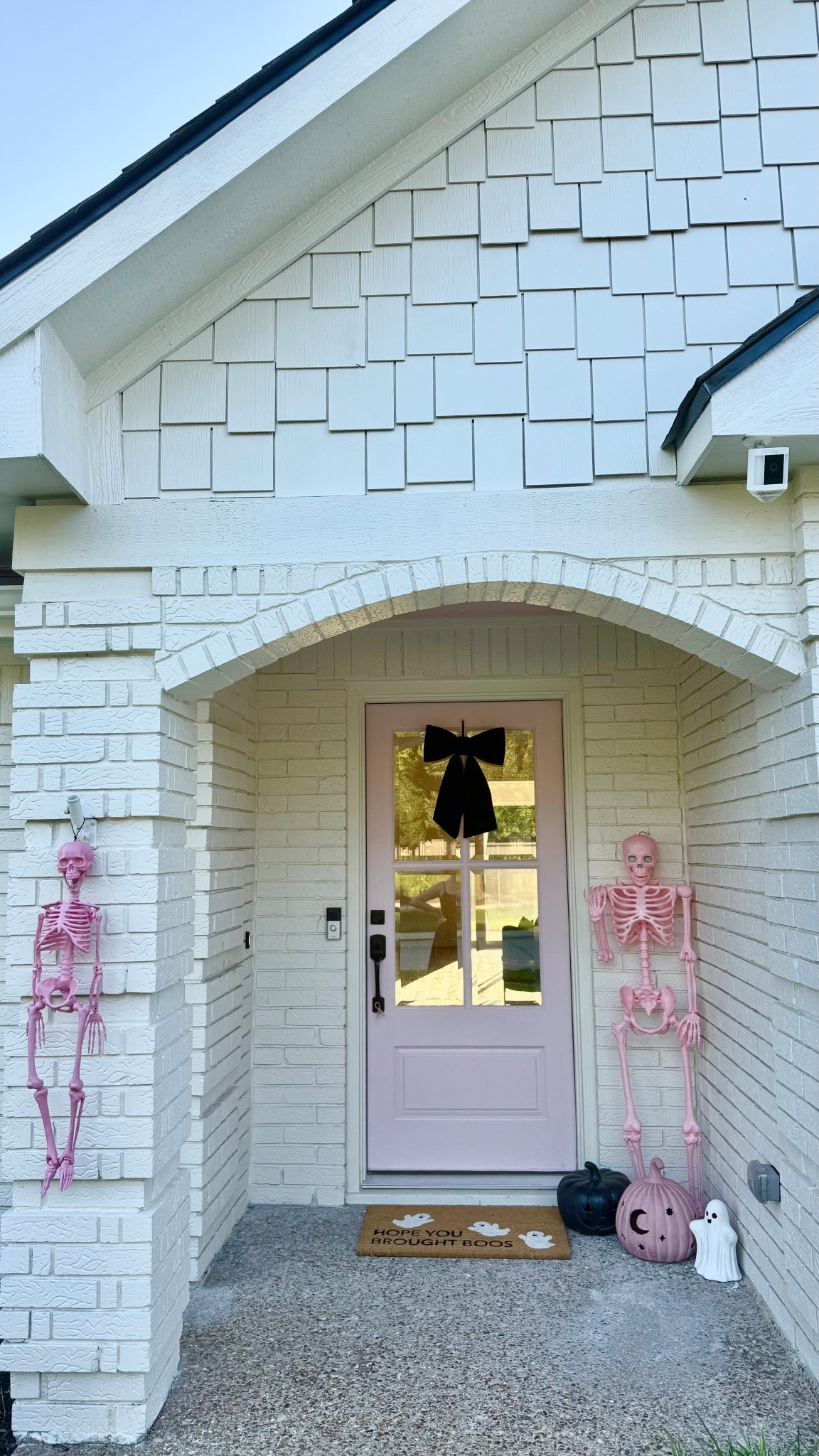 Outdoor Halloween decor | fall porch decor | Halloween porch | pink Halloween | target Halloween 



#LTKSeasonal #LTKHome