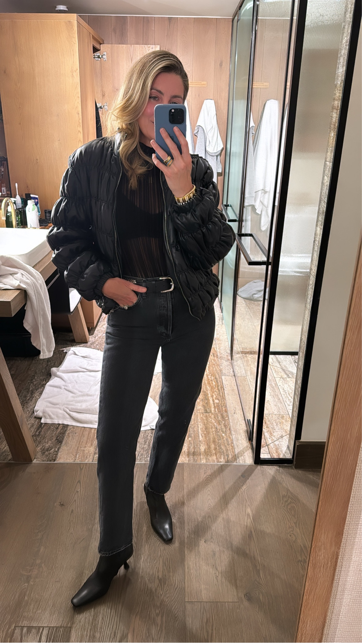 < o o t n > 🖤🖤