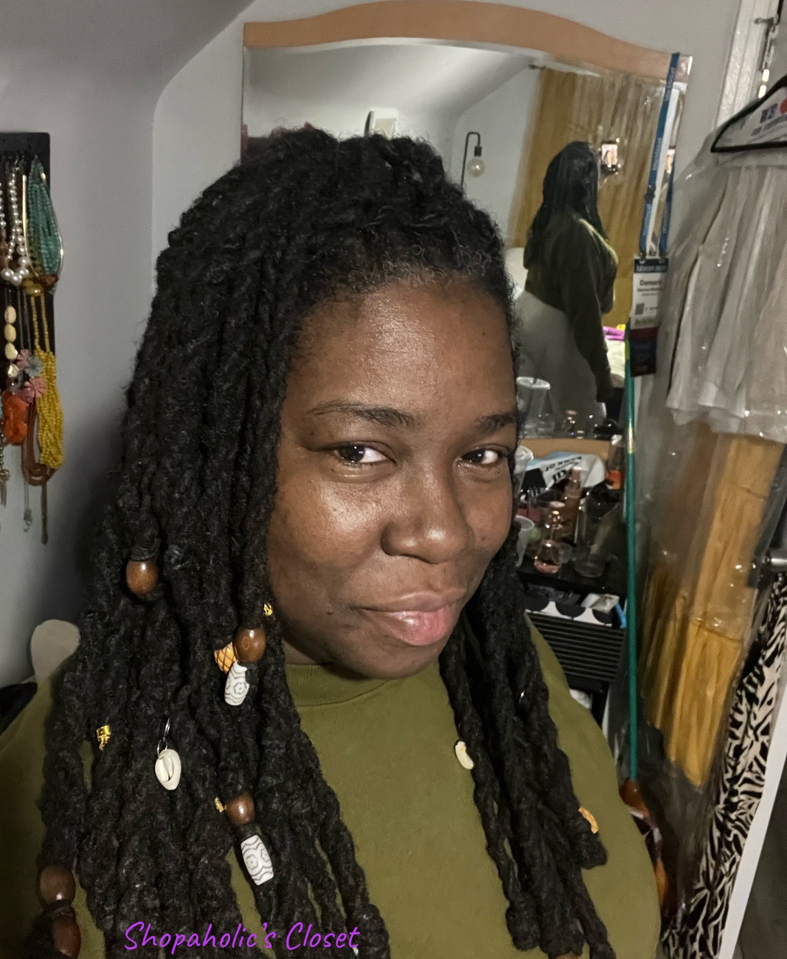 Good morning!

It is Thursday and we are almost to the end of the week. How are we feeling?

#shopdeescloset #shopaholicscloset