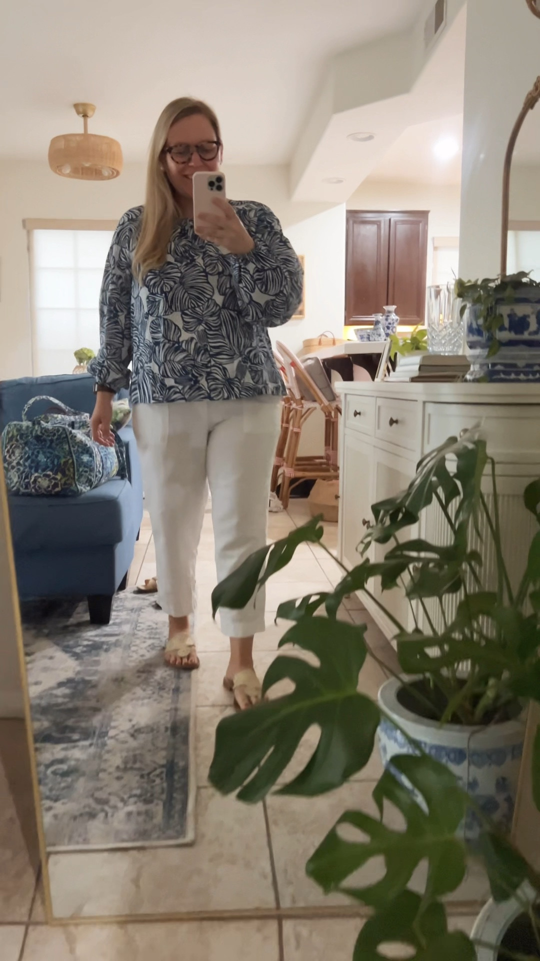 Early morning train ride to LA! With my trusty Vera Bradley duffel, of course!

Top is from the Lilly sale - the Rilynn cotton top 

Pants are thrifted and from Banana Republic 

Lilly Pulitzer, travel outfit 

#LTKFindsUnder50 #LTKFindsUnder100 #LTKTravel
