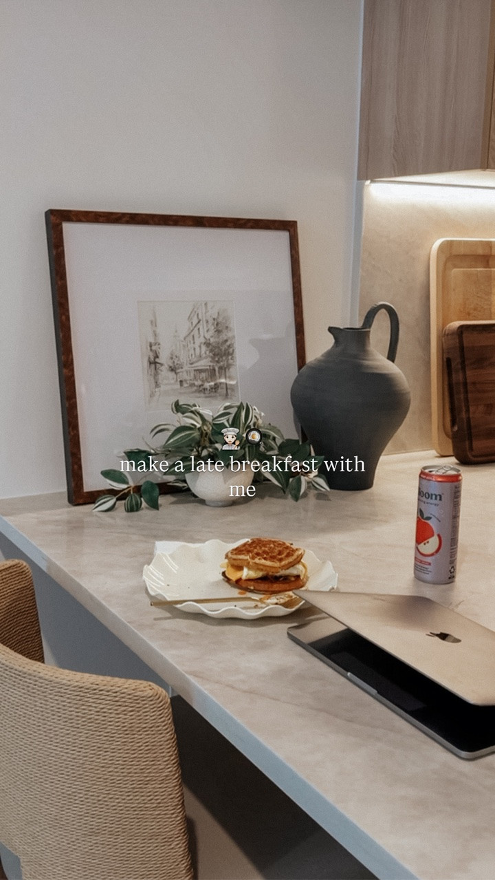 Make breakfast with me in my cozy kitchen! 

#morningvibes #cozyhome #cozyvibes

#LTKHome #LTKdayinmylife #LTKvlog