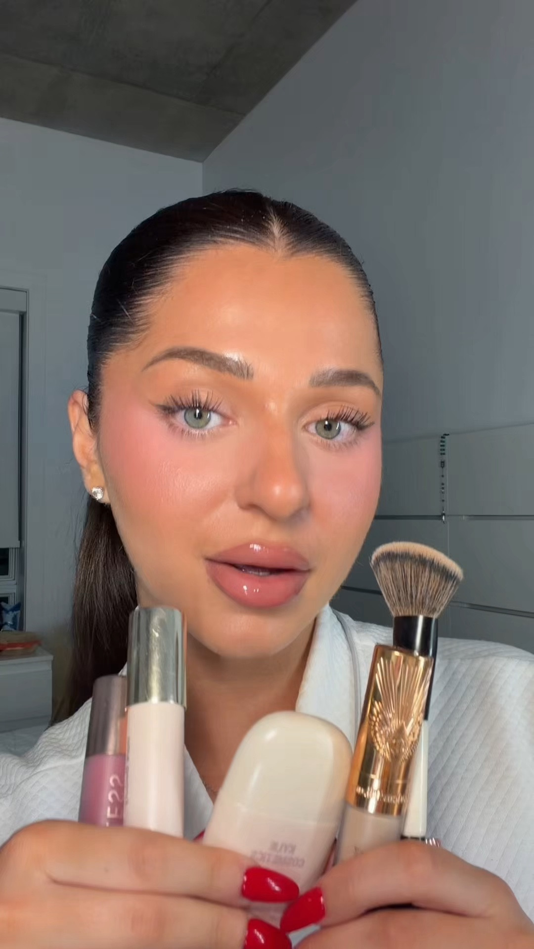  Certified makeup artist routine 🩷
#makeup #makeupartist #makeuproutine 