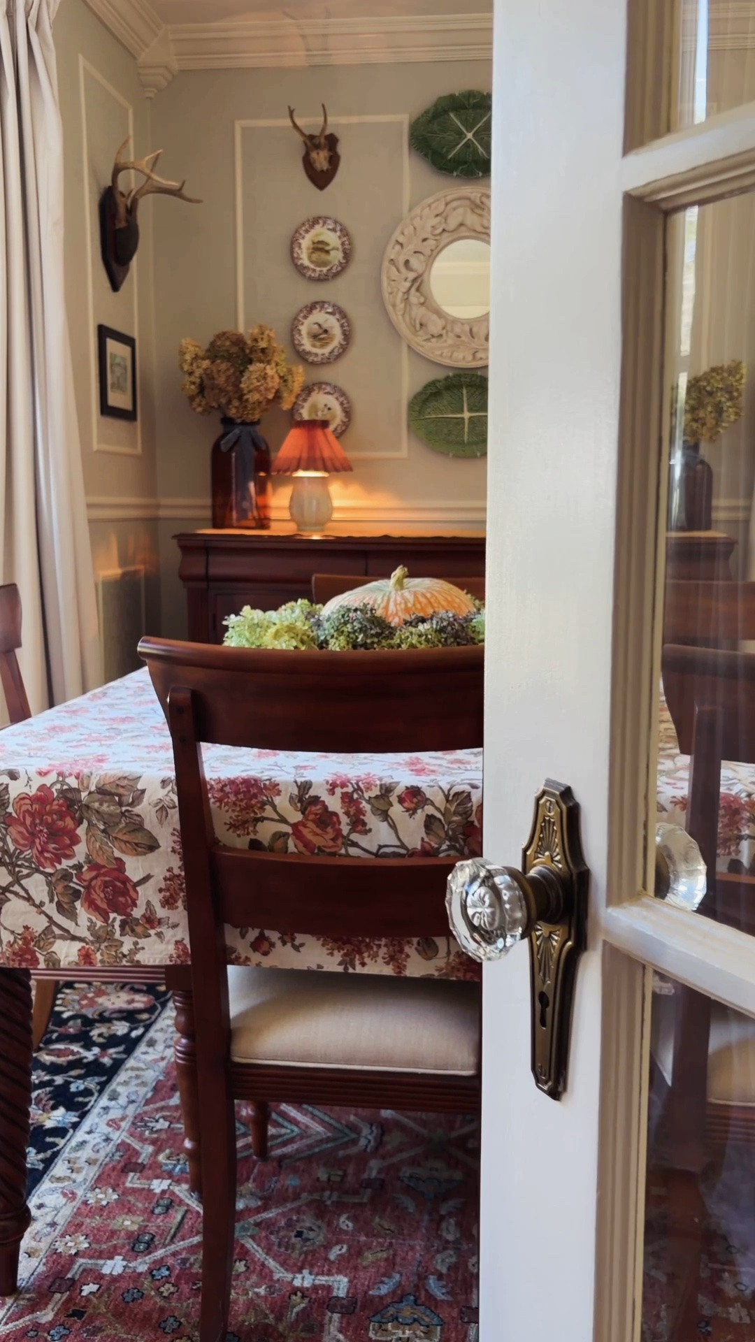With just a few touches, transform your home for the fall season. 

Layer classic pieces with timeless fall decor.

Follow @belleantiquarian for more lifestyle inspiration.