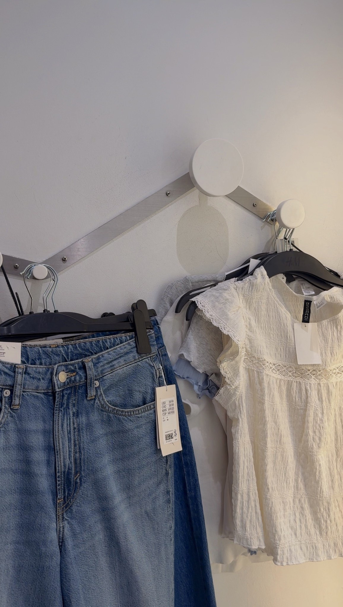 Cutest blouses for summer from H&M! 

#LTKSaleAlert #LTKFindsUnder50 #LTKSeasonal