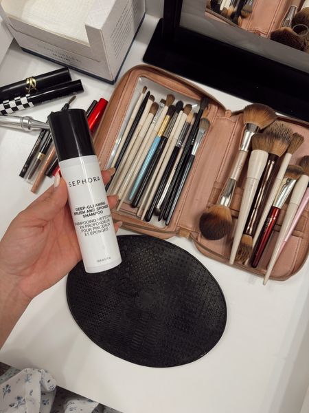 Makeup brush cleaner & mat!