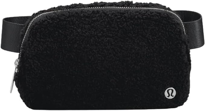 Lululemon Athletica Everywhere Fleece Belt Bag (Black) | Amazon (US)
