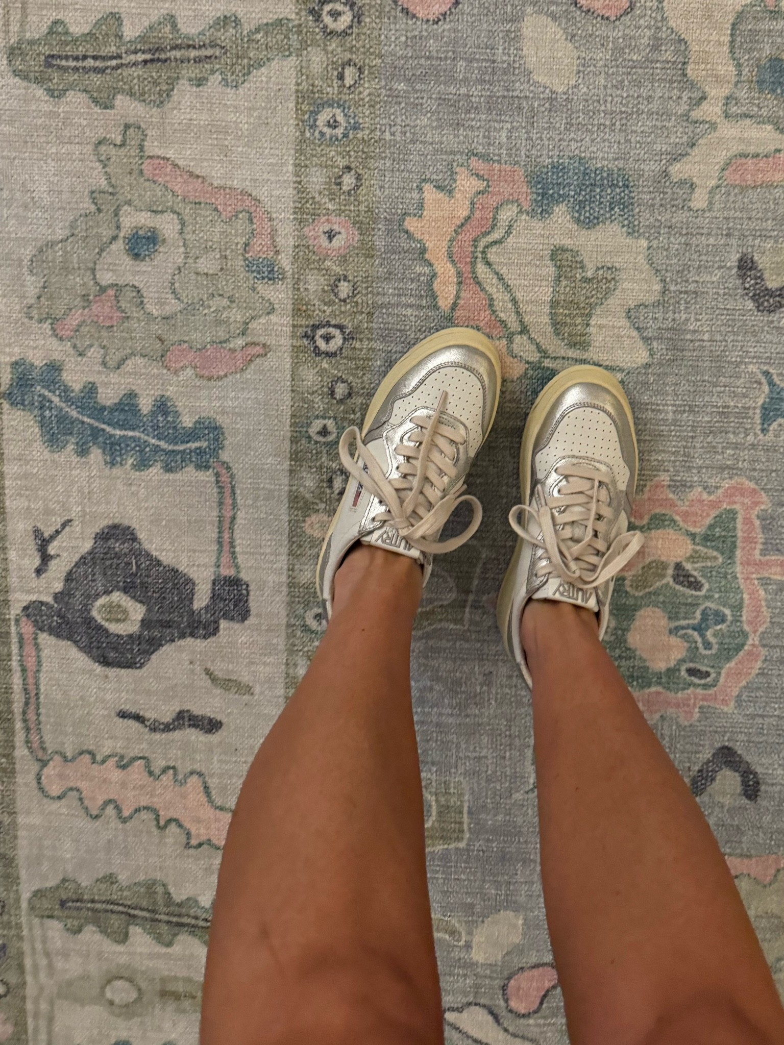 Obsessed with my new sneakers ‼️