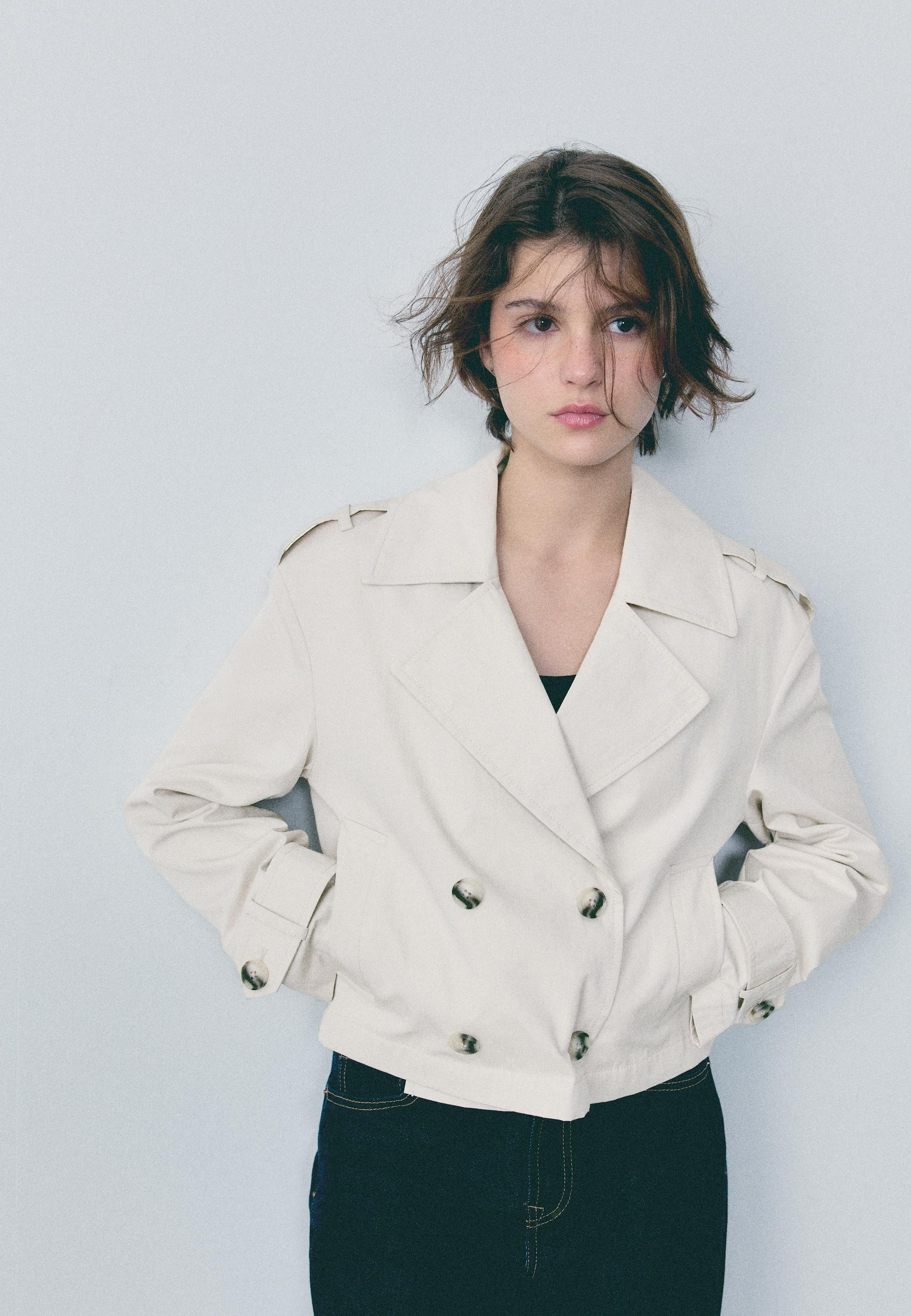 Short double-breasted trench coat - Women's fashion | Stradivarius United Kingdom | Stradivarius (UK)