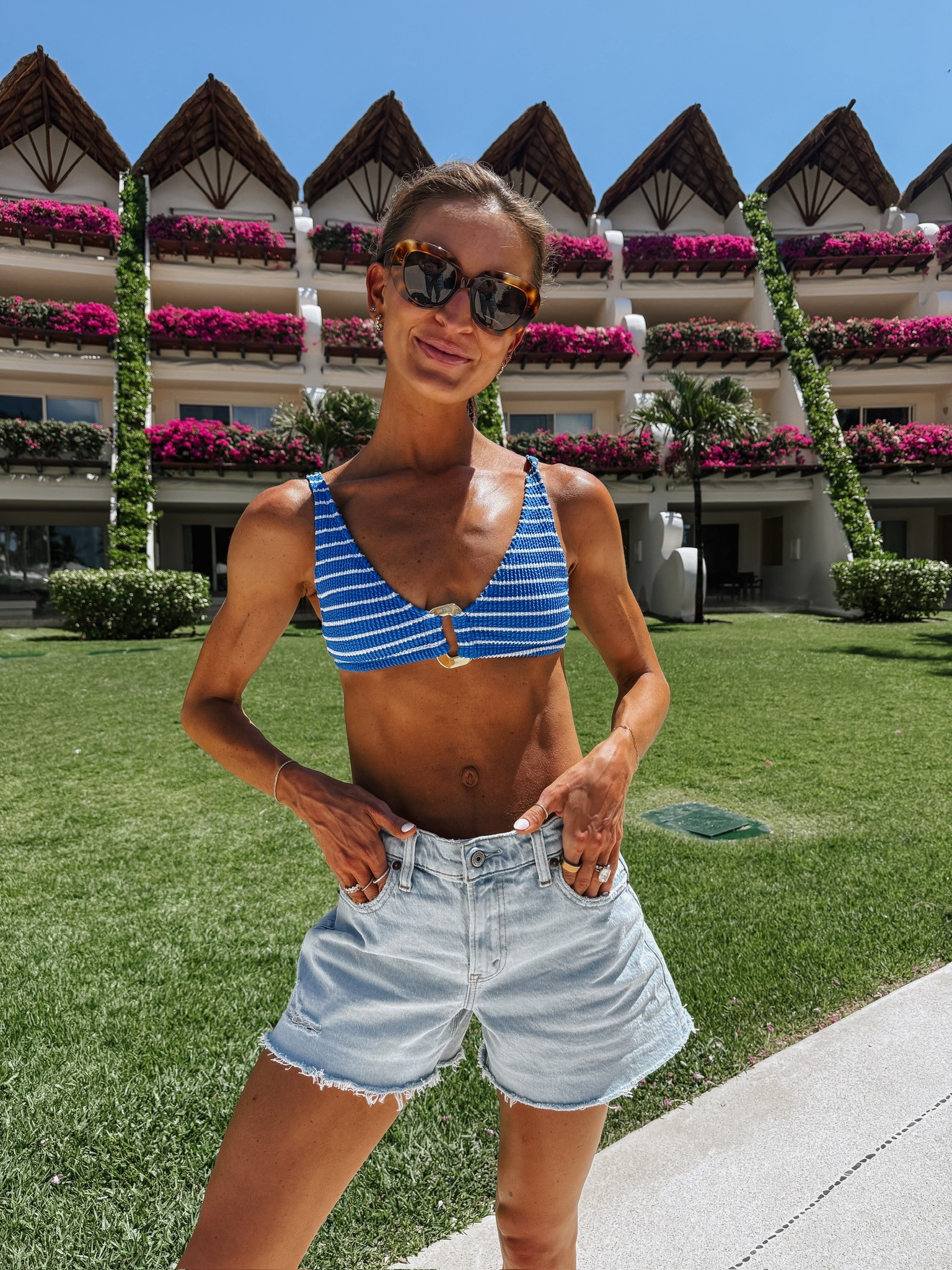 some of my fave abercrombie denim shorts up to 40% off w/ code AFSUMMER 💙