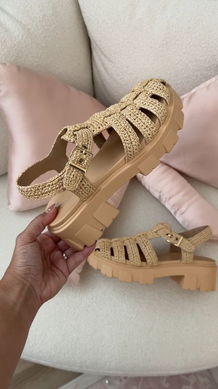 New summer sandals 😍 run true to size, super comfortable and stretch 

#LTKVideo #LTKShoeCrush #LTKSeasonal