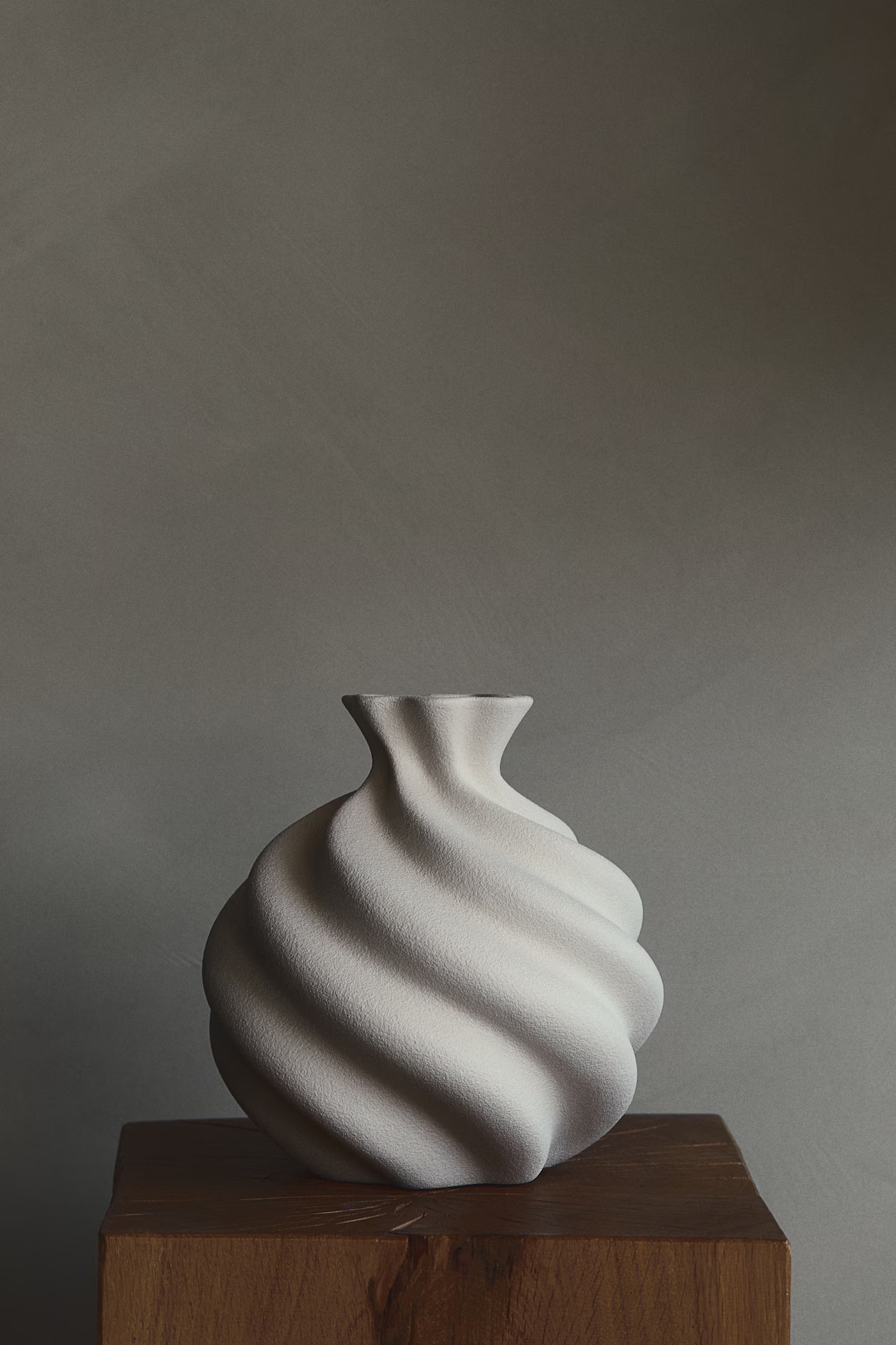 Stoneware vase - White - Home All | H&M GB | H&M (UK, MY, IN, SG, PH, TW, HK)