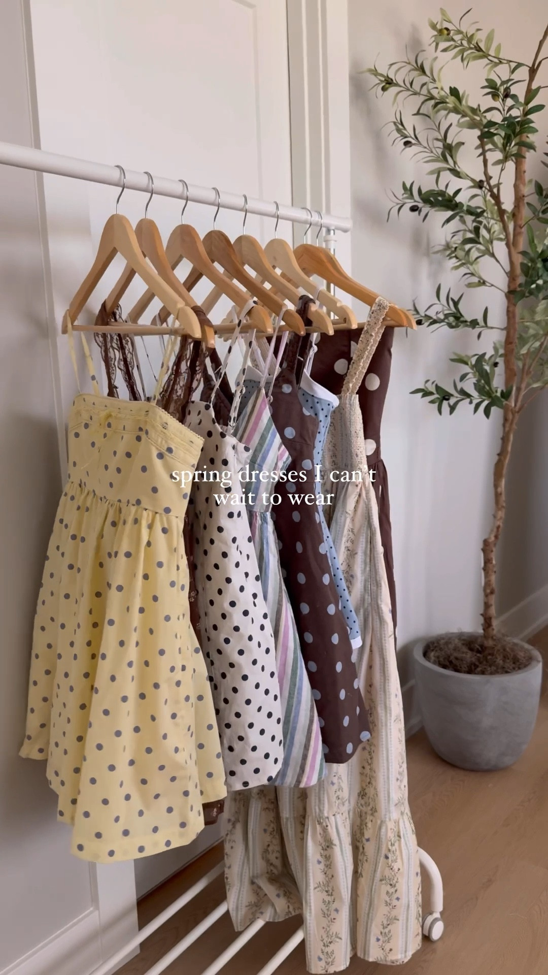 I’ve got the perfect spring dress line up…now I just need the weather to cooperate! Cutest spring/summer options from @abercrombie, and yes, clearly loving polka dots!

Abercrombie style, spring dresses, summer style, polka dot dress, vacation style 