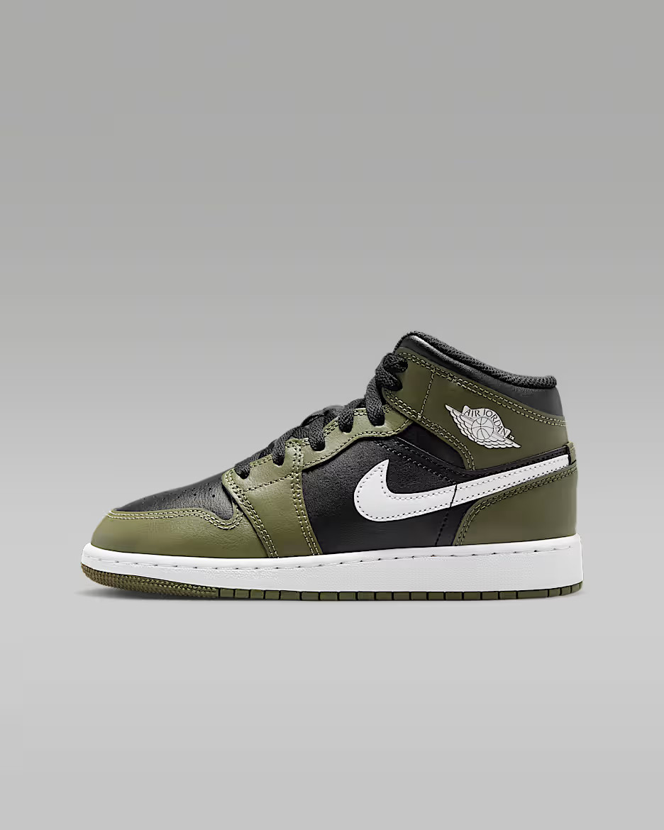 Air Jordan 1 MidBig Kids' Shoes | Nike (US)