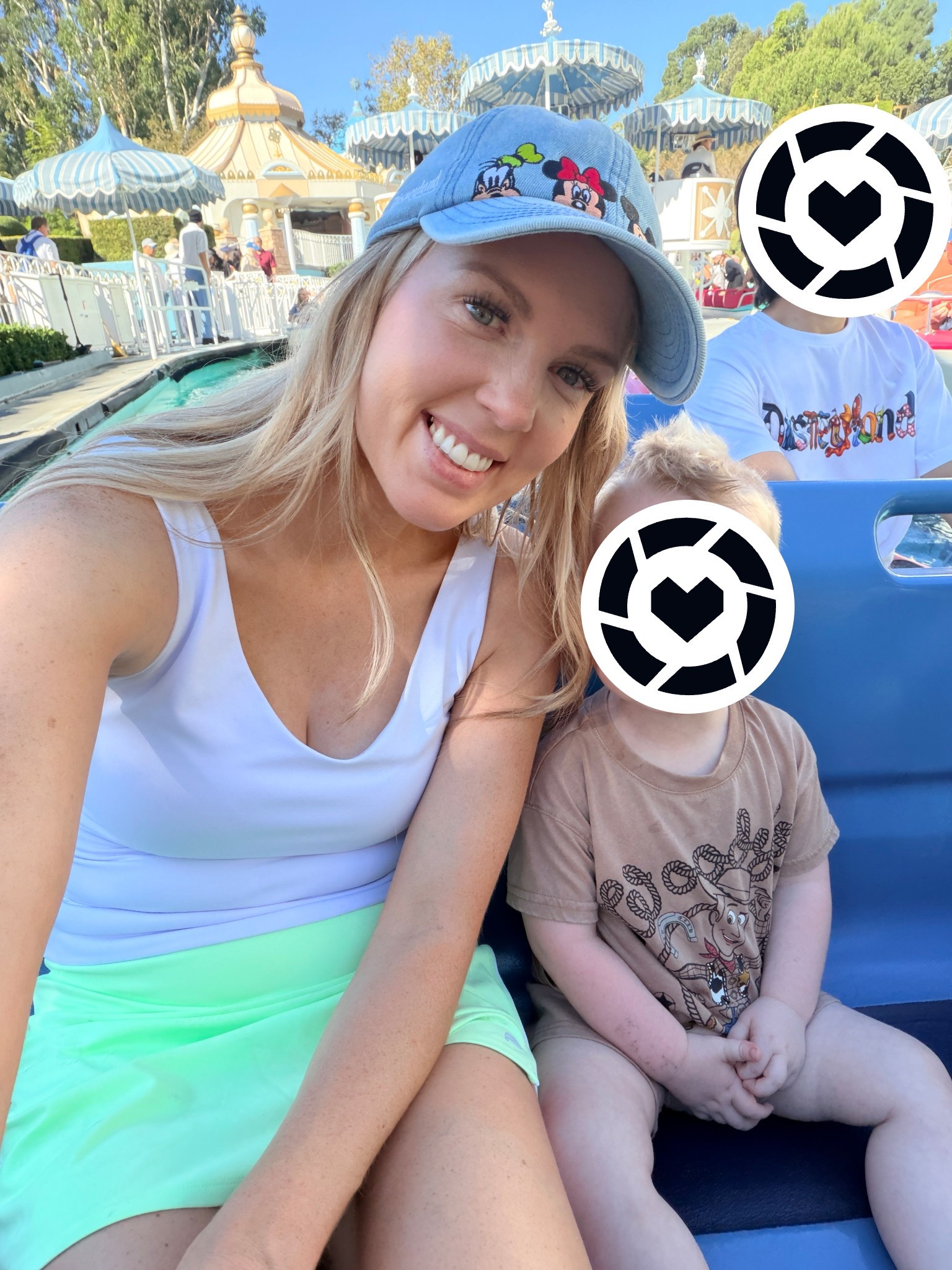 Flipping through old messages on my socials and had a few requests for this skirt! I loved this outfit, kept me comfortable and cool for a while Disney Park day 💚🤍
The exact color in this style is sold out, but lots of options in this straight active skirt style or this color comes in a cute pleated skirt option I linked as well!