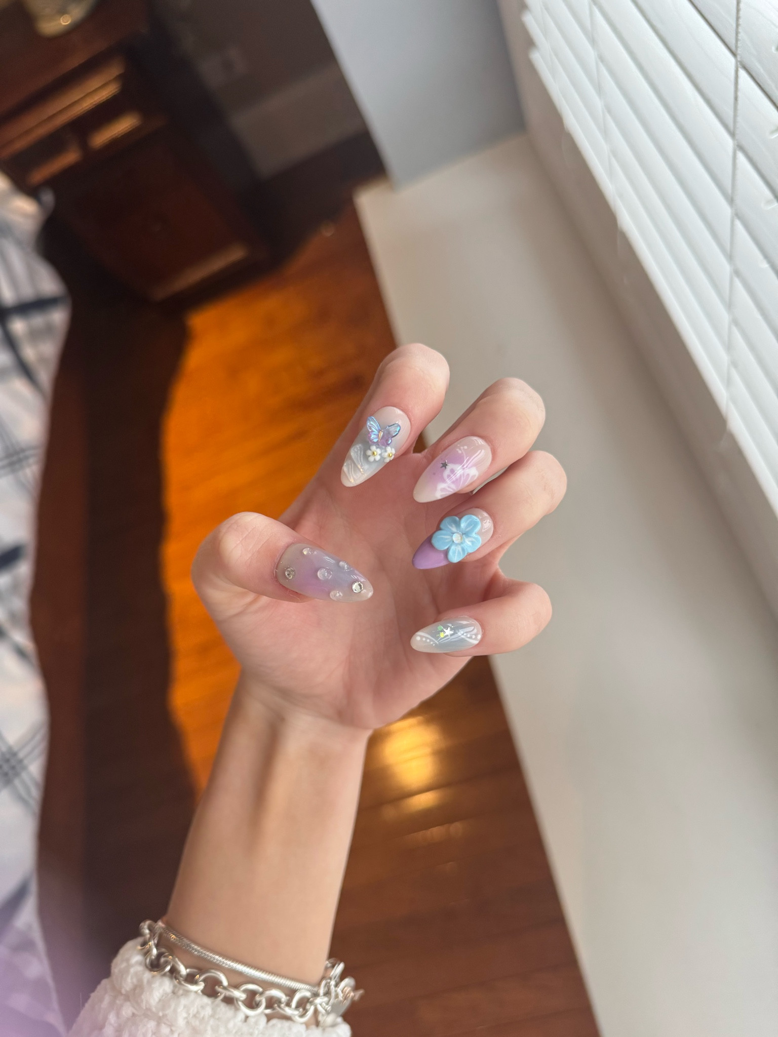 Trending reusable nails that have lasted me a full month!!

#LTKHoliday #LTKGiftGuide