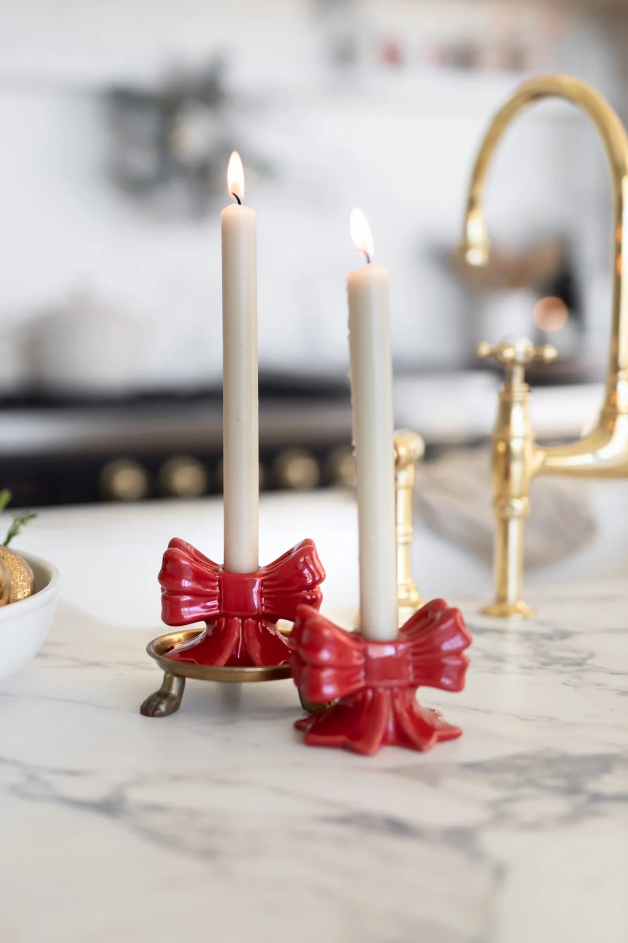 Bow Taper Holder - Red | THELIFESTYLEDCO