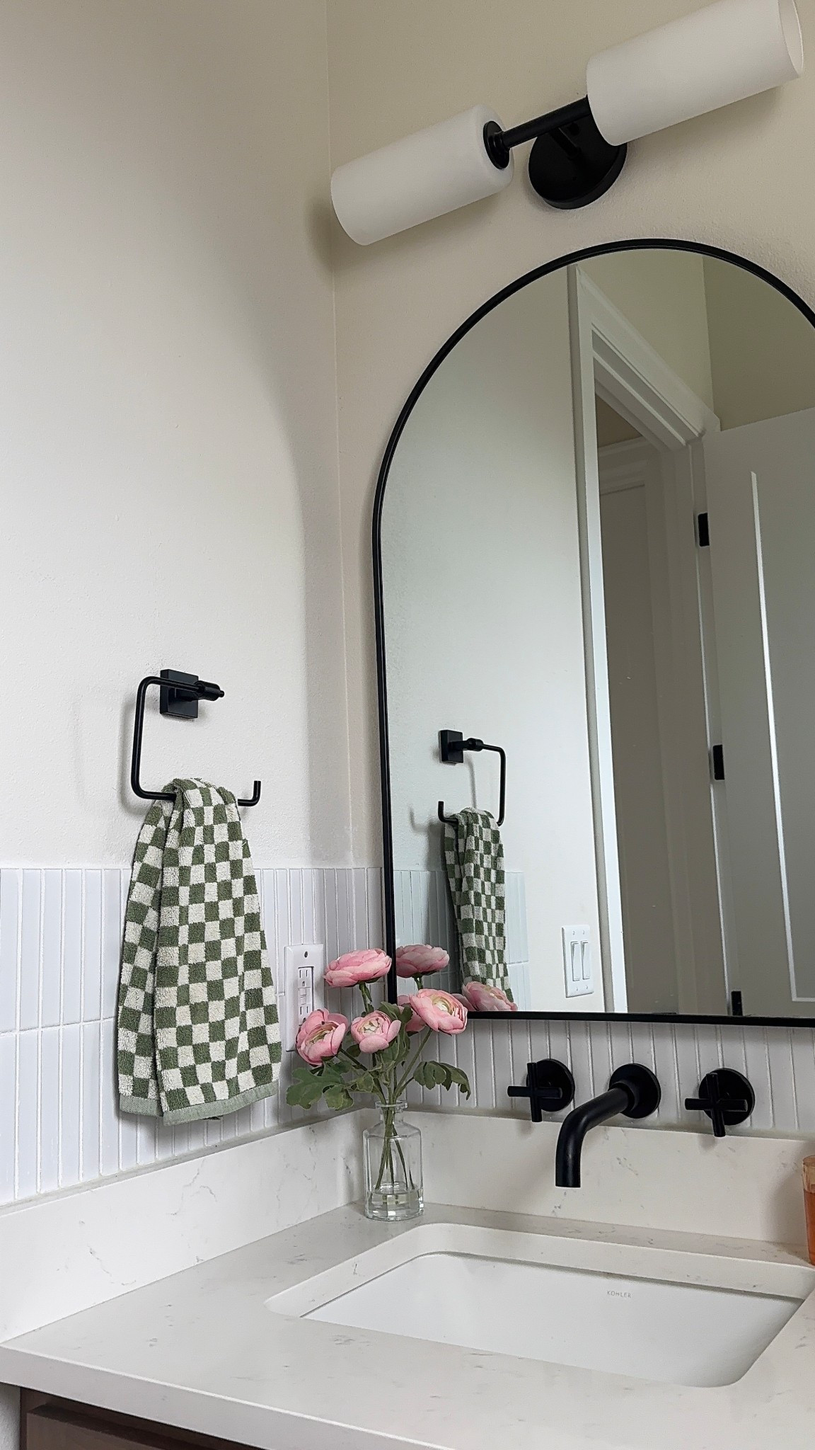 a touch of spring 🌸




Spring
Bathroom refresh
Bathroom decor


#LTKValentine #LTKHome #LTKSeasonal