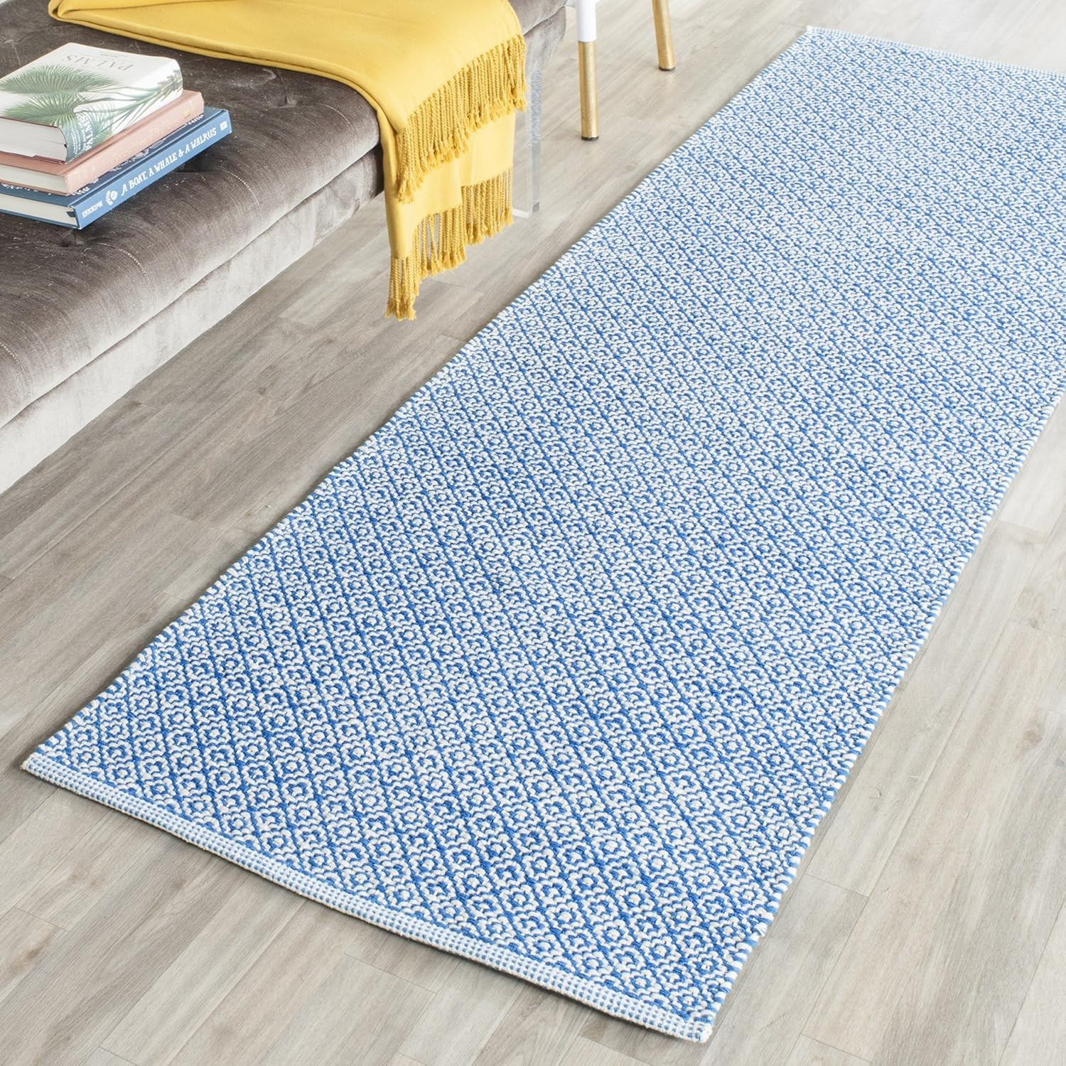 Safavieh Montauk Collection MTK717C Handmade Cotton Runner, 2'3" x 7' , Ivory / Blue | Amazon (US)