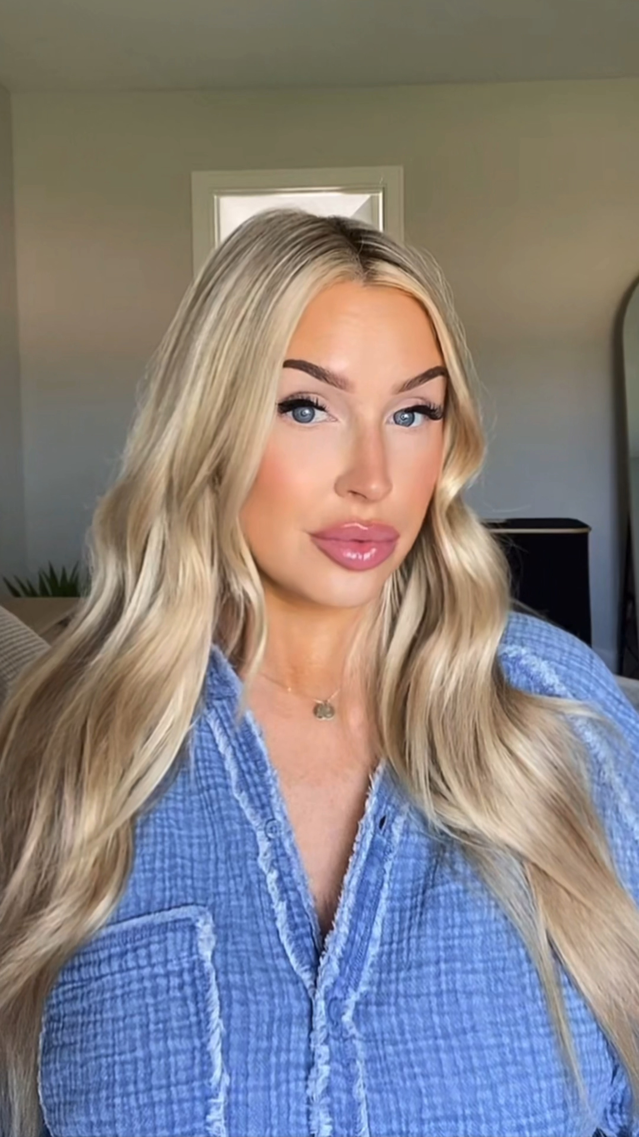 GRWM: sunkissed glowy makeup look ☀️

#LTKbeauty #LTKsalealert #LTKFind