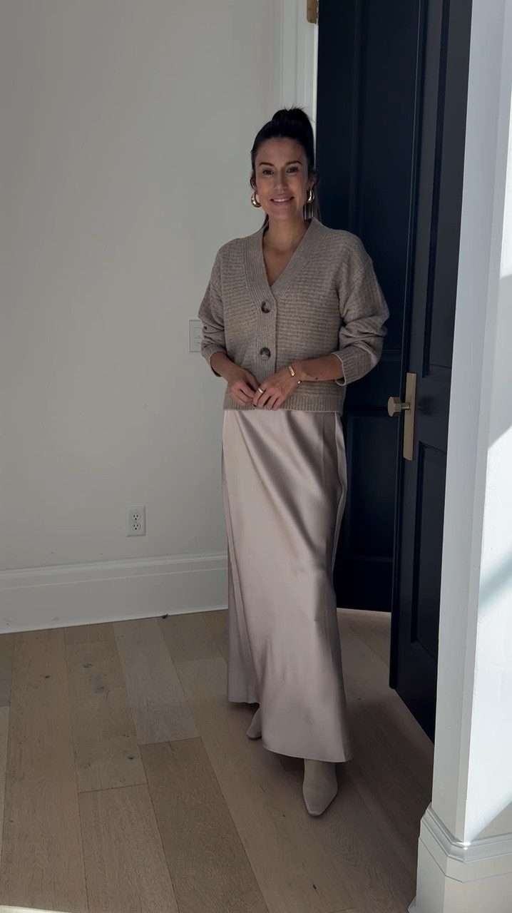 Thanksgiving outfit idea 🤎

Target finds, target fashion, cream sweater, silk skirt, maxi skirt, thanksgiving outfit, fall outfit, date night outfit, neutral outfit, holiday party outfit, Christine Andrew 

#LTKVideo #LTKFindsUnder50 #LTKStyleTip