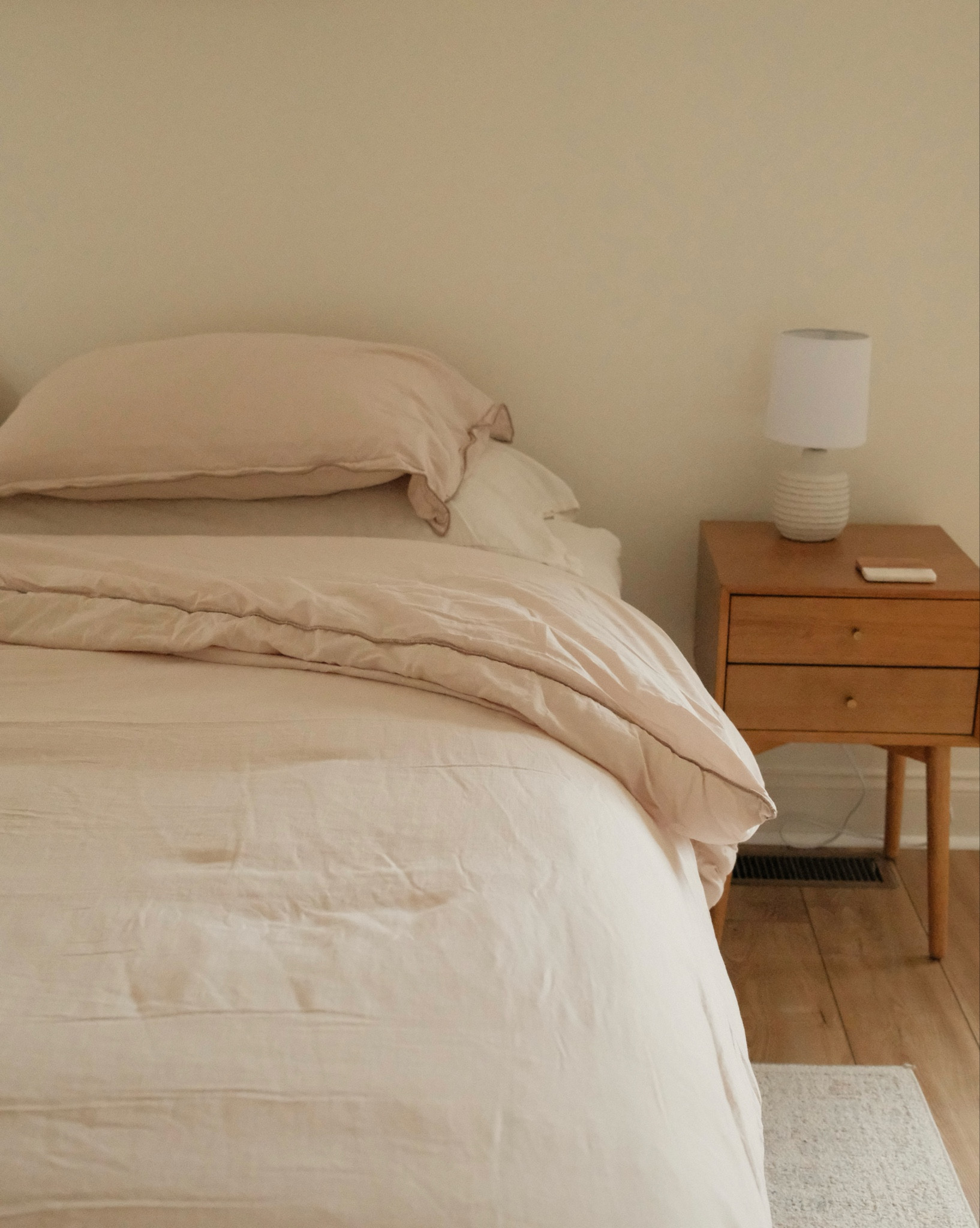 bedroom comforter spring reset


nightstand / bedding / home / neutrals

#LTKSaleAlert #LTKHome