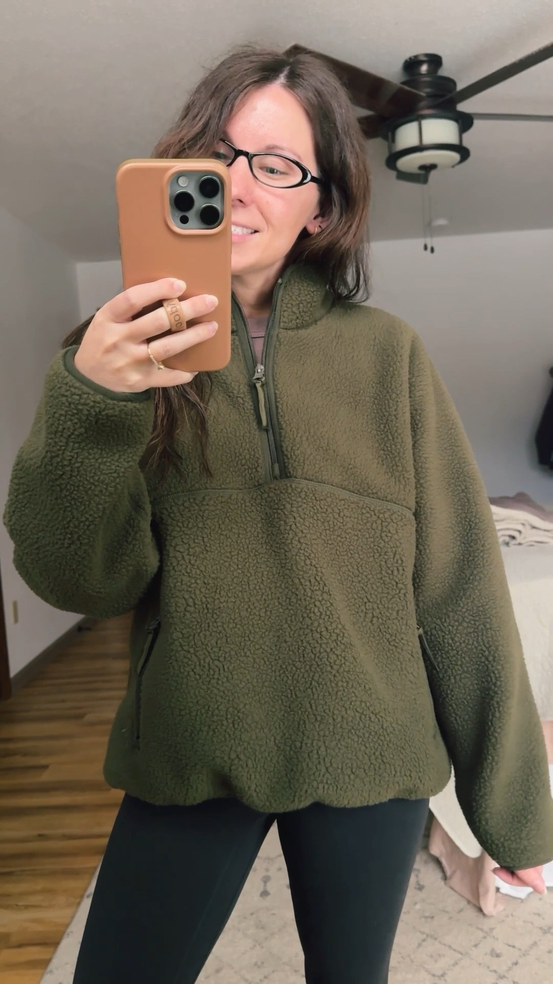 Wearing small in my tee, small in my sherpa pullover and xs in my leggings. My blundstone boots are 6.5 (I sized up a 1/2 size). 



#LTKSeasonal #LTKFindsUnder50 #LTKgrwm