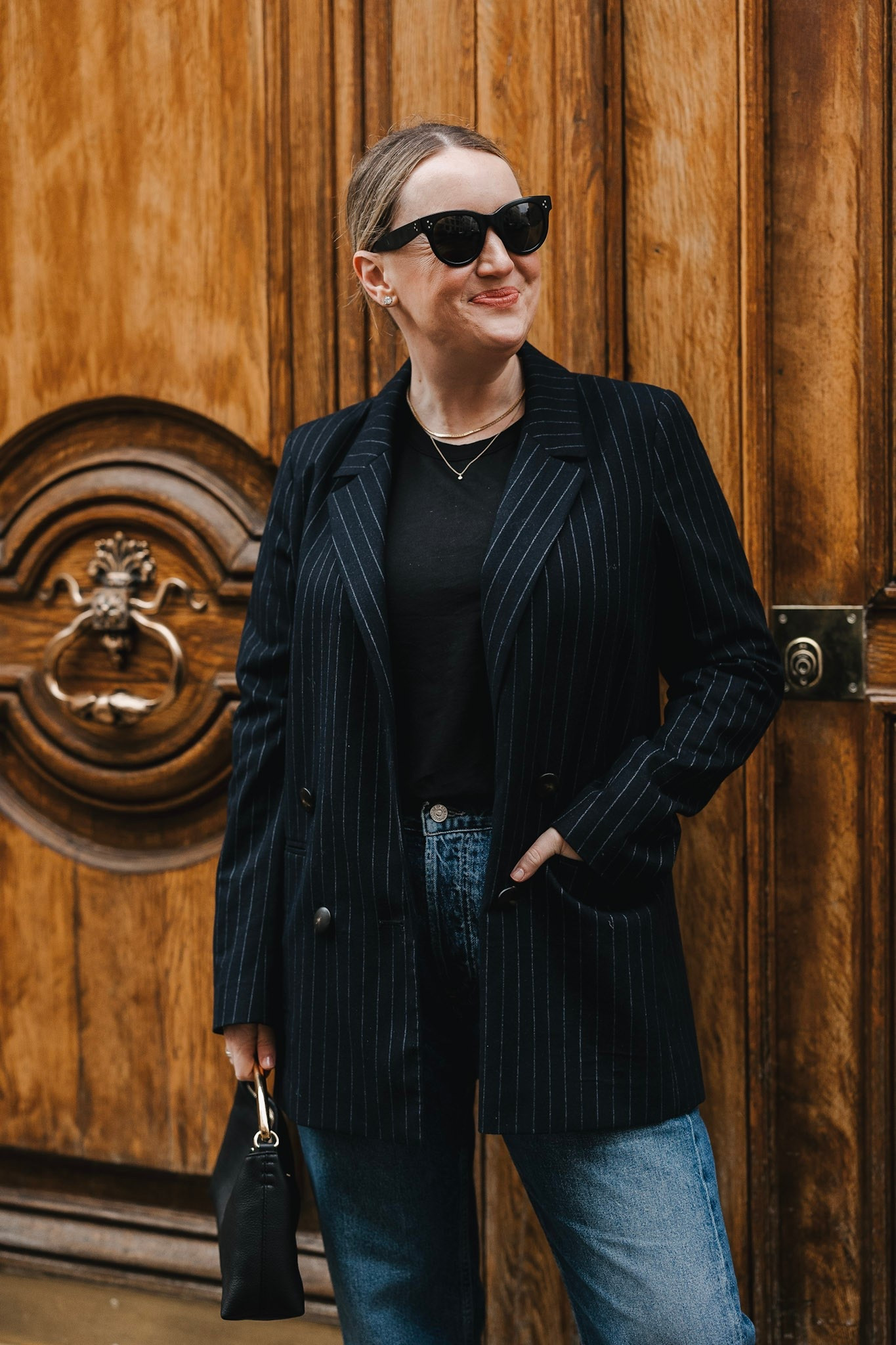Things I can’t wait to wear this fall

Pinstripe blazer (size 8)
Black top handle bag
Layering tee (size M)

#LTKSeasonal #LTKTravel