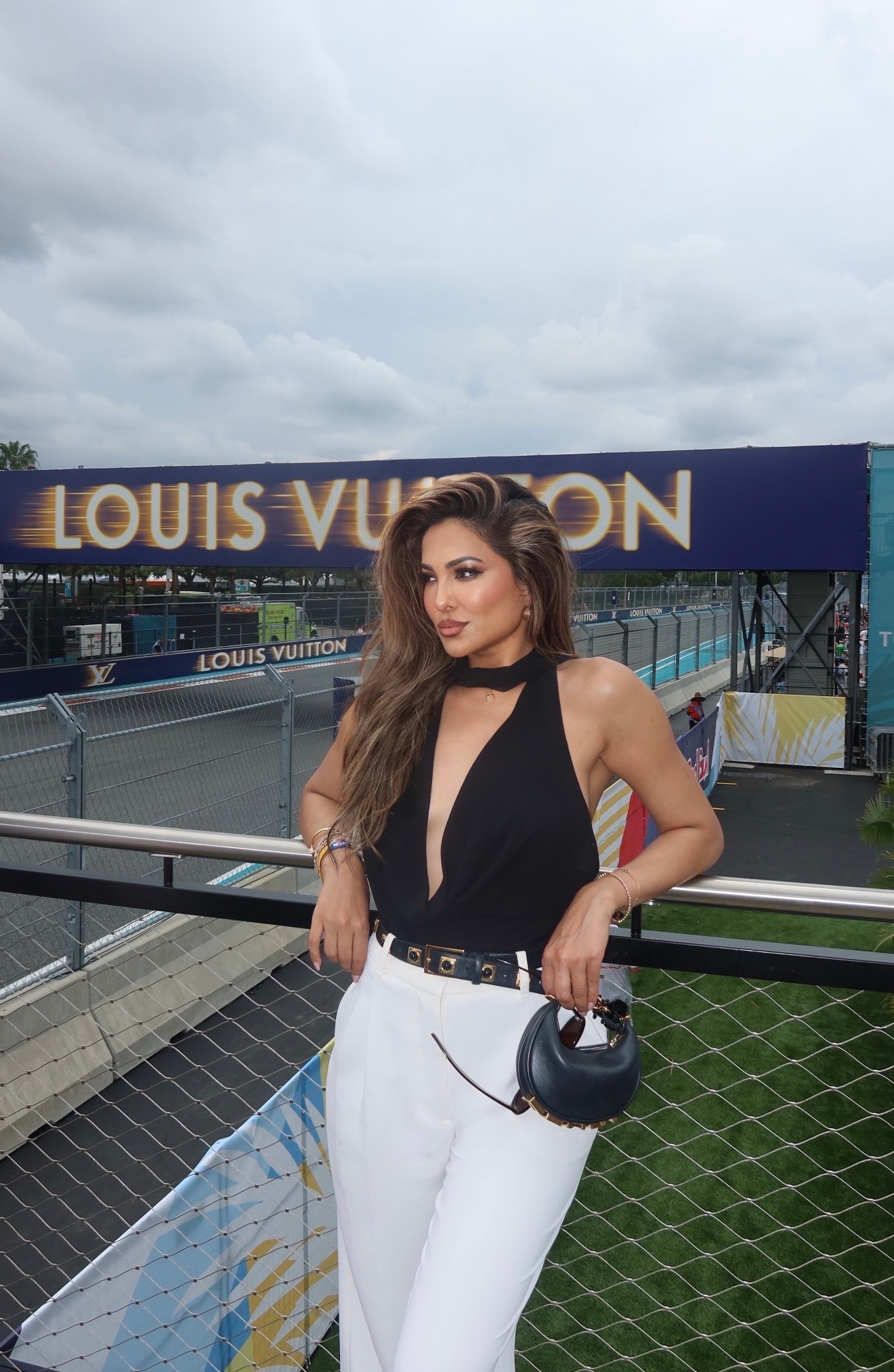 F1 look🤍🖤

#LTKootd #LTKSeasonal #LTKTravel
