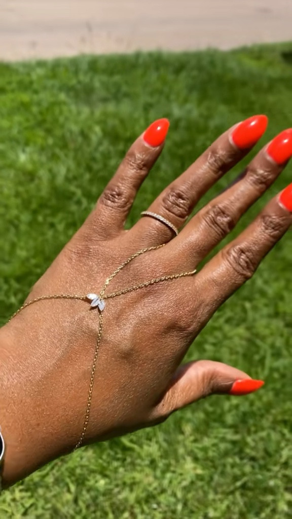 Add a hand chain to your arm stack! They’re so cute & trendy.

#LTKgrwm