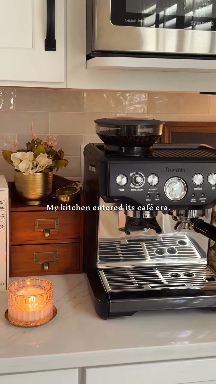 My kitchen entered its café era.

#coffeelover #cozyathome #cozy #cozyhome #café