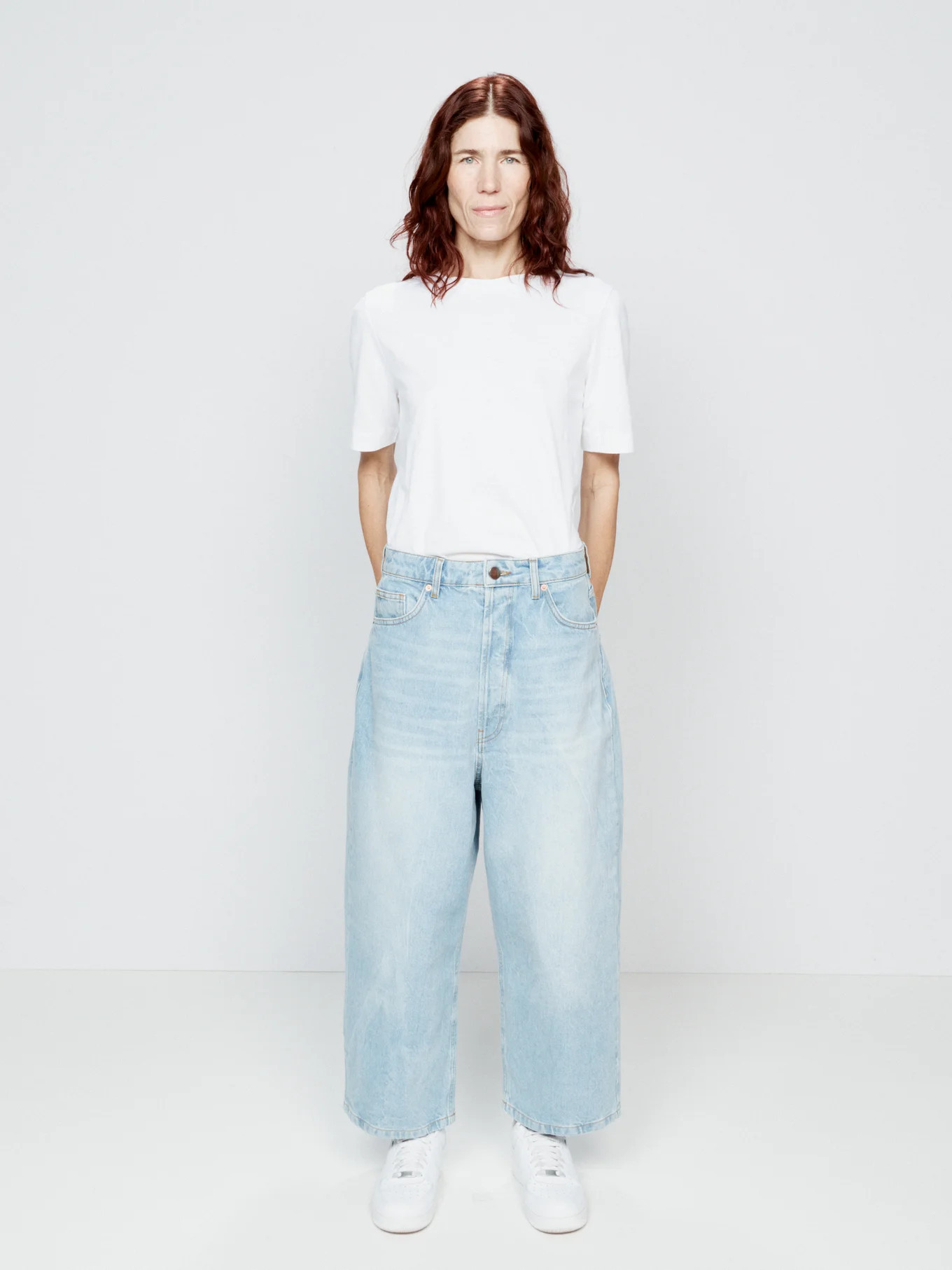 Crop drop organic-cotton low-rise baggy jeans | Raey | Matches (UK)