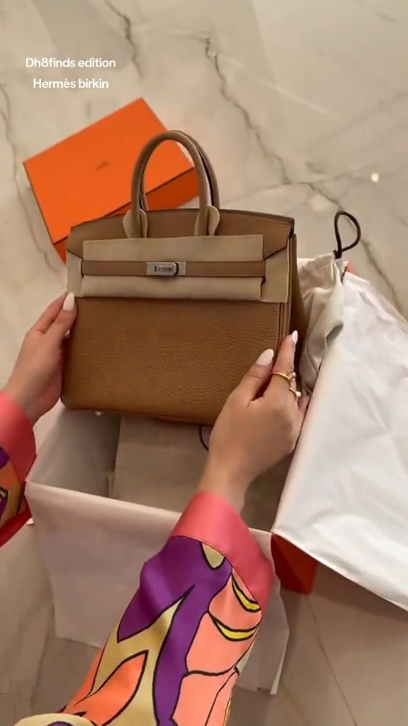 Quiet luxury vibes, without the $10k price tag 🤎✨
#LTKdupe #LTKbag #LTKluxury #LTKfinds #LTKfashion #LTKhandbag #LTKstyle #LTKunder200 #LTKclassic #LTKquietluxury

#LTKFindsUnder100 #LTKItBag #LTKStyleTip