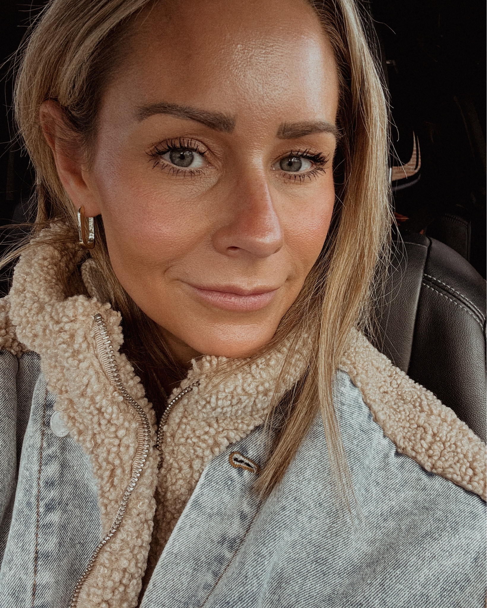 Always on high alert, feeling like I'm one step away from trouble. Breaking rules and navigating sensitivities can be a tough path. Grateful for therapy and the journey to understanding myself better. Almost 40 and still learning—because life shouldn’t feel like being chased by a bear! 🐻💭 #Perceptive #TherapyJourney 