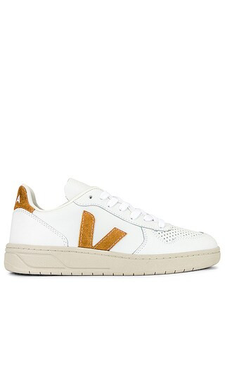 V-10 Sneaker in Extra White & Camel | Revolve Clothing (Global)