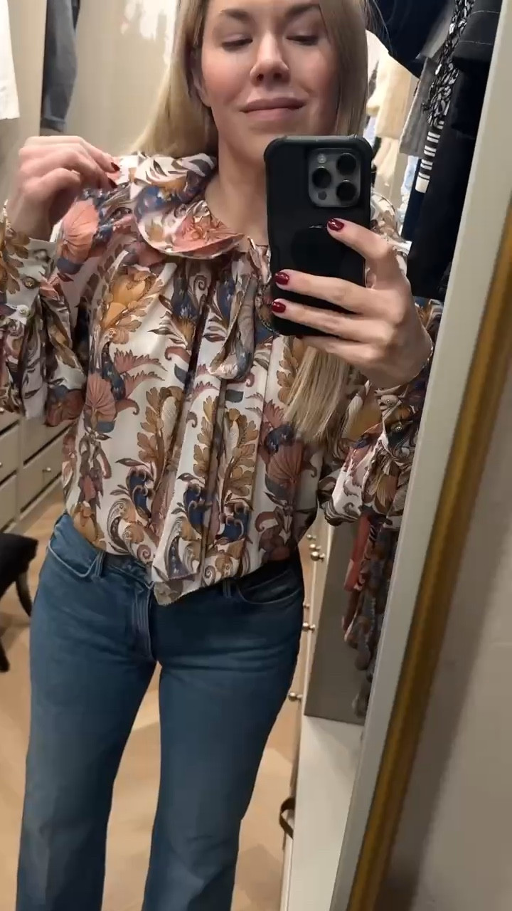 Spring outfit 
**JEANS RUN SMALL BUT HAVE A LITTLE STRETCH**
I sized down for a more loose fit - they do run on the smaller side 