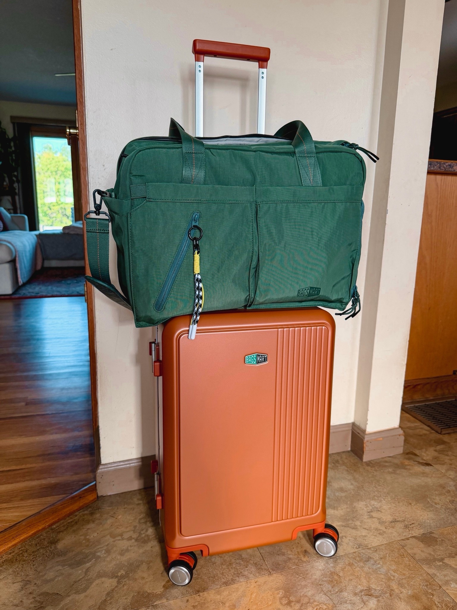 luggage in my favorite colors!!🧡🌲@Bagsmart