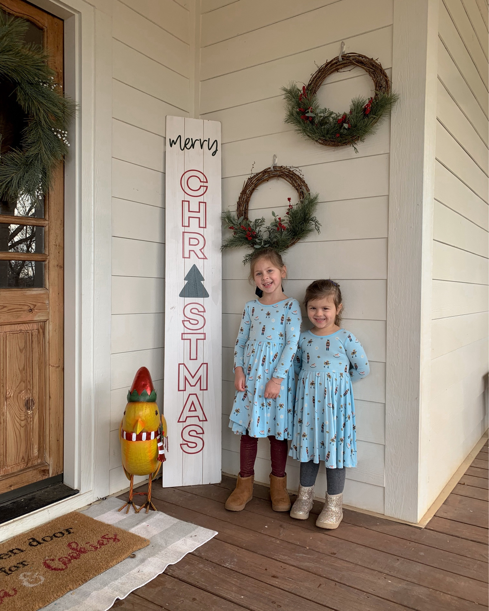 These girls absolutely loved seeing the nutcracker this weekend! It was put on by their ballet school and I could just see the amazement in their eyes that they could up there doing the show one day 💗🩰✨