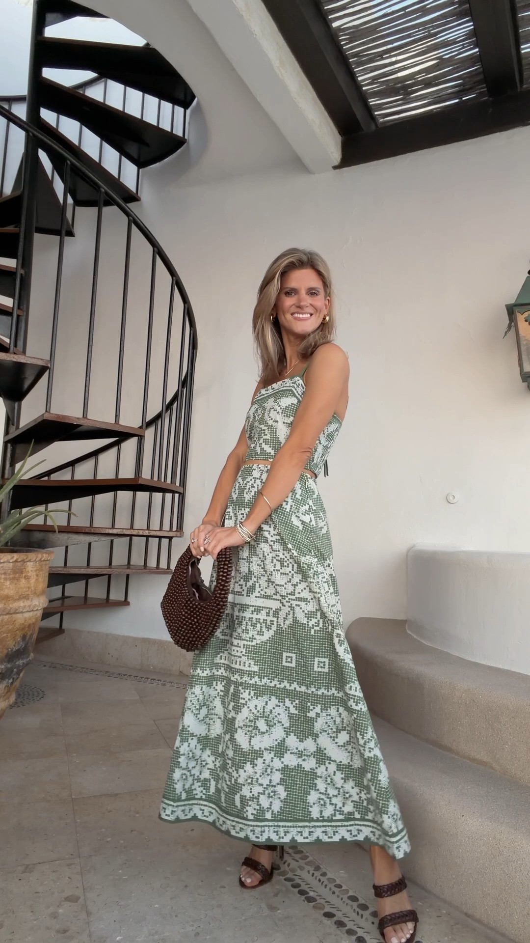 Wearing size XS in set 
Shoes fit TTS 
