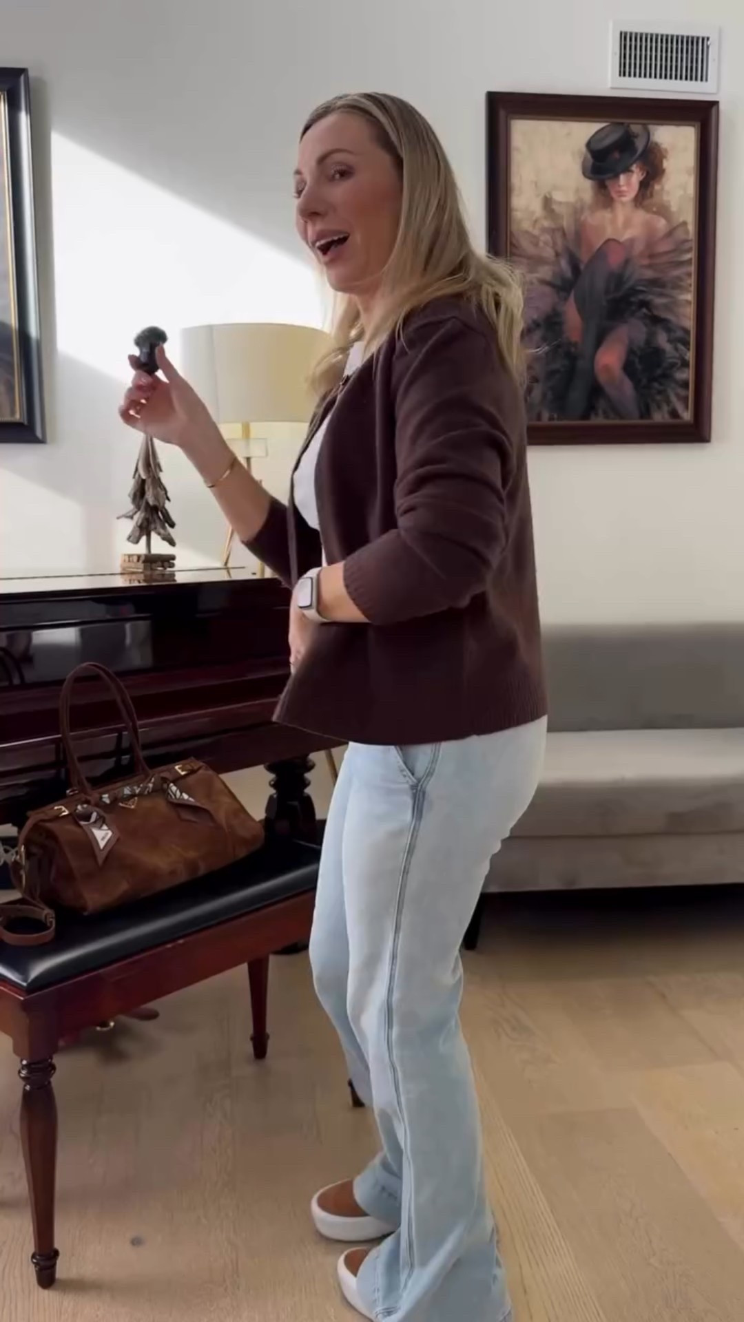 Double tap on the video for good carma 😃🫶 

Hi guys , Happy  Friday ! Thought I will share my everyday outfit look with you 🤗 🙈my first time doing this 🙃
It’s LA so I mostly wear my pajamas while taking kids around or  leggings on a good day when I have mood for changing. Living in  LA made me become more relaxed in my outfits, we are wearing nice outfits only when we go out, and we don’t go out that often. In Ukraine I would wear nice close just to throw the trash or stop by nearest grocery store. Heels at work. But. Here it’s so different. It’s mostly what you sleep in or you walk in around the house. lol 😂 
I love these pajama sets from SKIMS,  you can literally sleep in it and then in the morning take your kids to school. lol 

Oh and one more thing, 70’s boot cut jeans are back in trend baby ! 

#ugccreator #contentcreator #ootd #grwm #fashion #losangelescalifornia🇺🇸 #streetstyle #momoutfitoftheday #momlifestyle #lalifestyle #brownbag