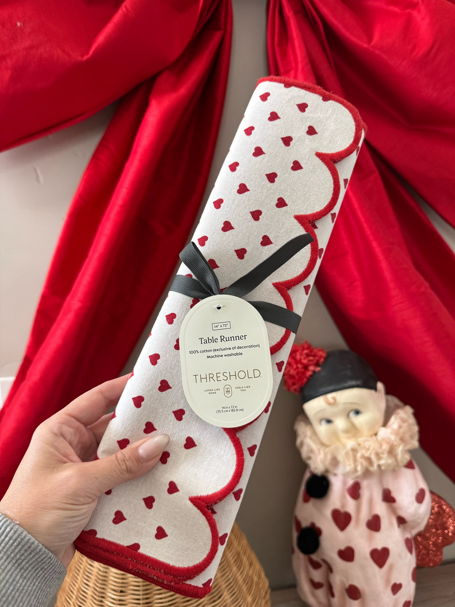 The sweetest Valentine runner  💌 the scallops are so good!

#LTKFindsUnder50 #LTKHome #LTKSeasonal