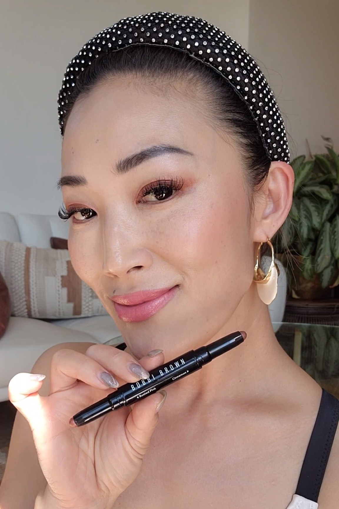 Here’s the NEW @bobbibrowncosmetics Dual Ended Long-Wear Cream Shadow Sticks! I am using the colors Rusted Pink/Cinnamon.

I love that these eyeshadow sticks last for 24 hours, are crease and resistant proof,and so easy to apply.  This is especially great for travel and on the go!  The formula makes it so easy to glide onto my eyelids without tugging and blends seamlessly. 

You can shop this look on my Shop.LTK @beautystylelist_

@sephora
#bobbibrownpartner #bobbibrowncosmetics 
#sephora

#LTKFind #LTKbeauty