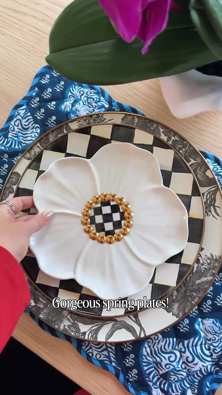 Prettiest spring plates!!

#LTKHome #LTKSeasonal