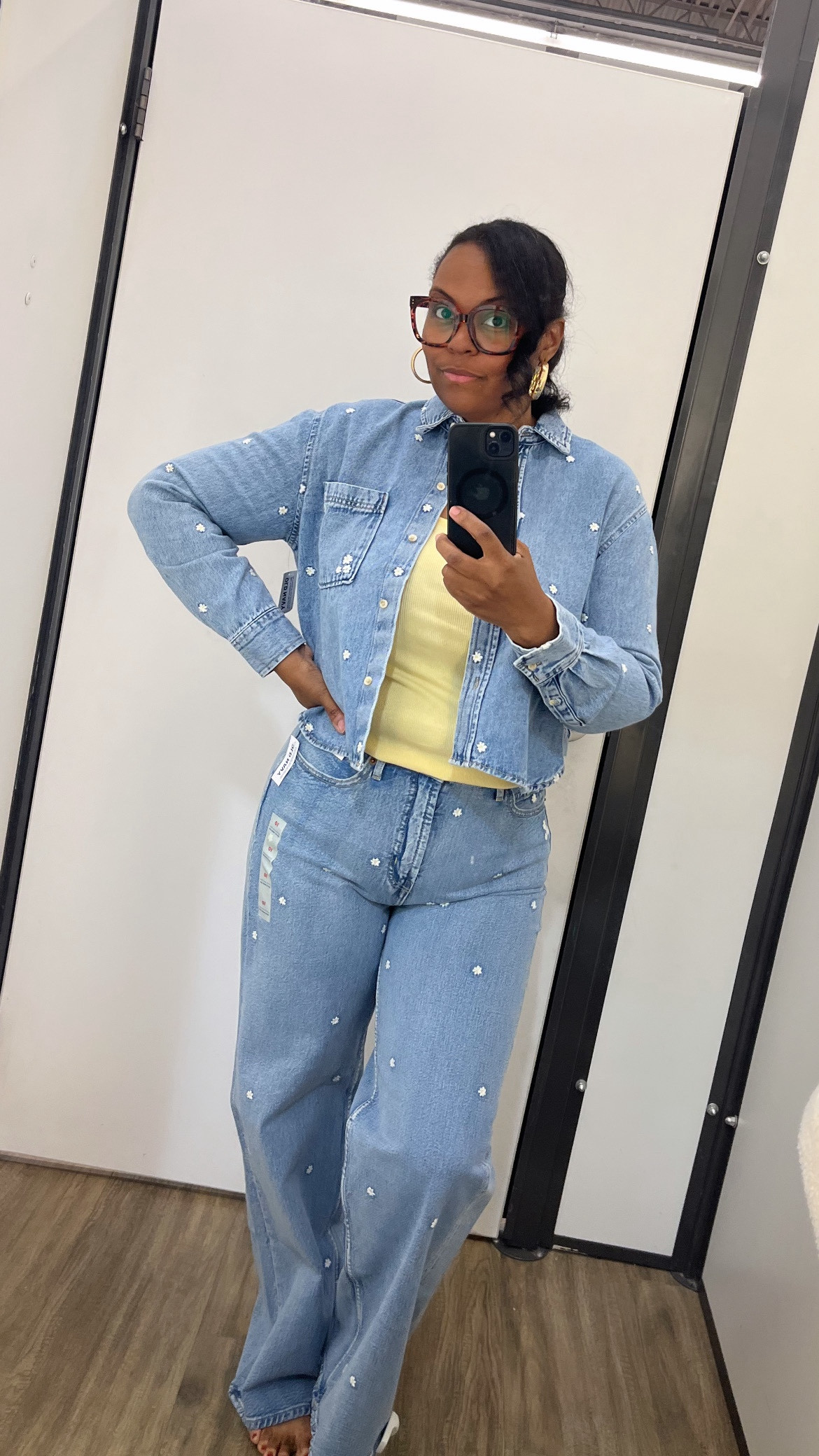 Old Navy is definitely giving spring and I’m not mad about it at all!!! Both looks are link in my LTK in my bio!! #oldnavy #oldnavystyle #inthedressingroom #tryonhaul #midsizestyle #springfashion