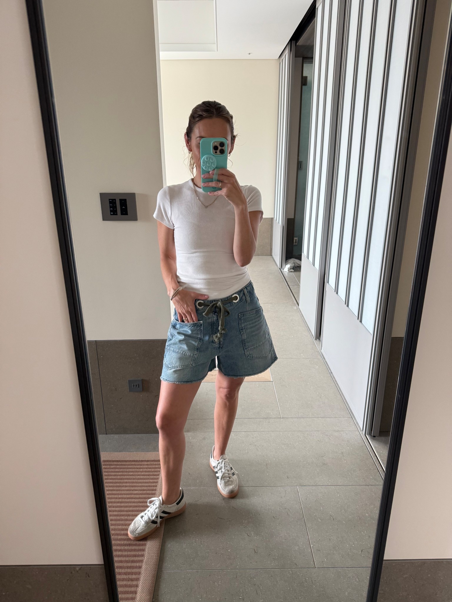 Shirt: small
Shorts: 26