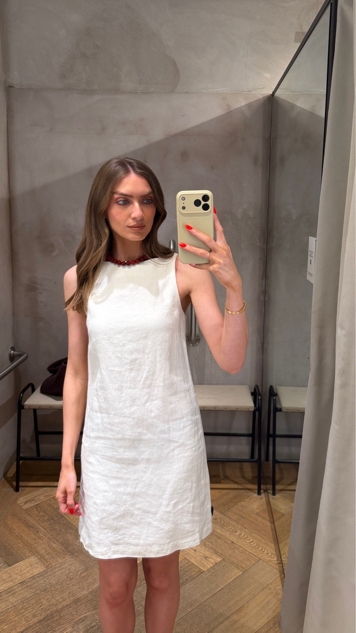 Summer staple! 100% linen dress
& other stories 20% off this weekend using: EMILY20
Trying the 34 in the dress