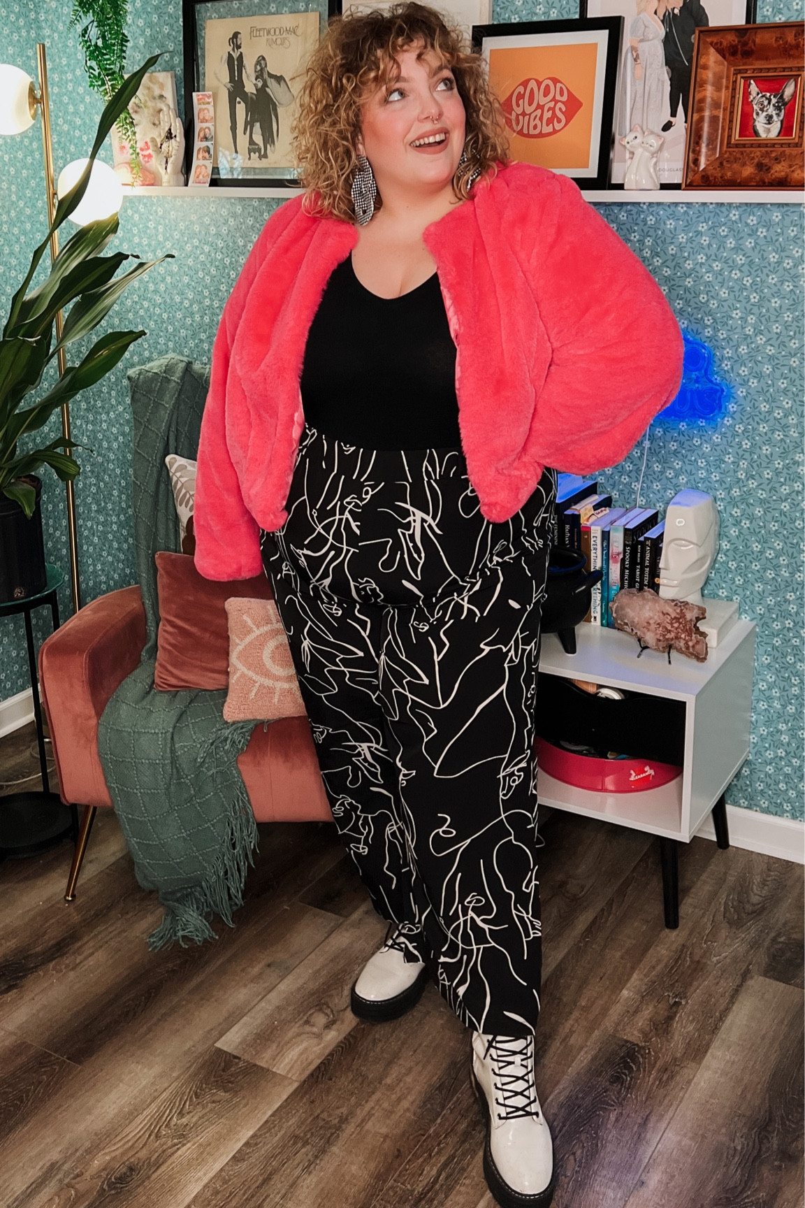 Pink fur coat? Why not! 💖

#LTKstyletip #LTKsalealert #LTKcurves