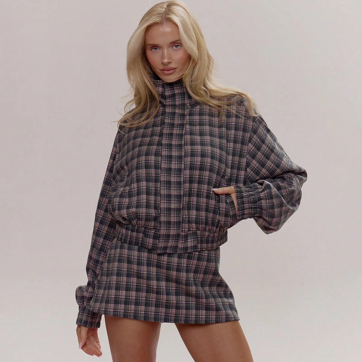 2 Items2 Items2 ItemsWomen JacketsWomen Shorts£32.72

-35%£50.494 interest-free payments of £8... | SHEIN