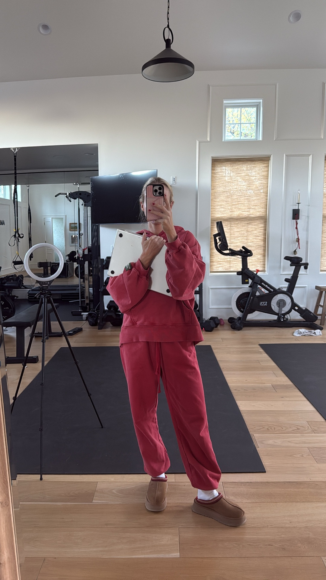 Living in this set right now and already ordered myself another one because I needed it in gray too! 

#LTKActive